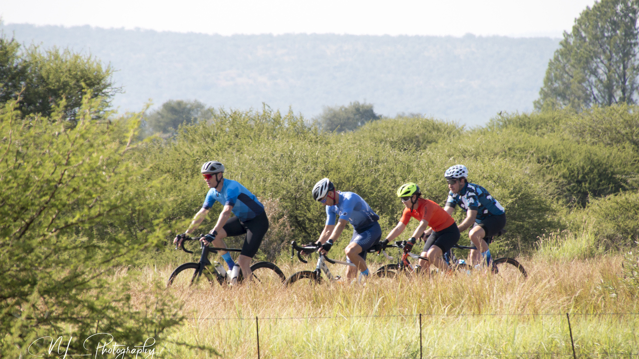 6899325-small-digital-photo-download-1500x1000