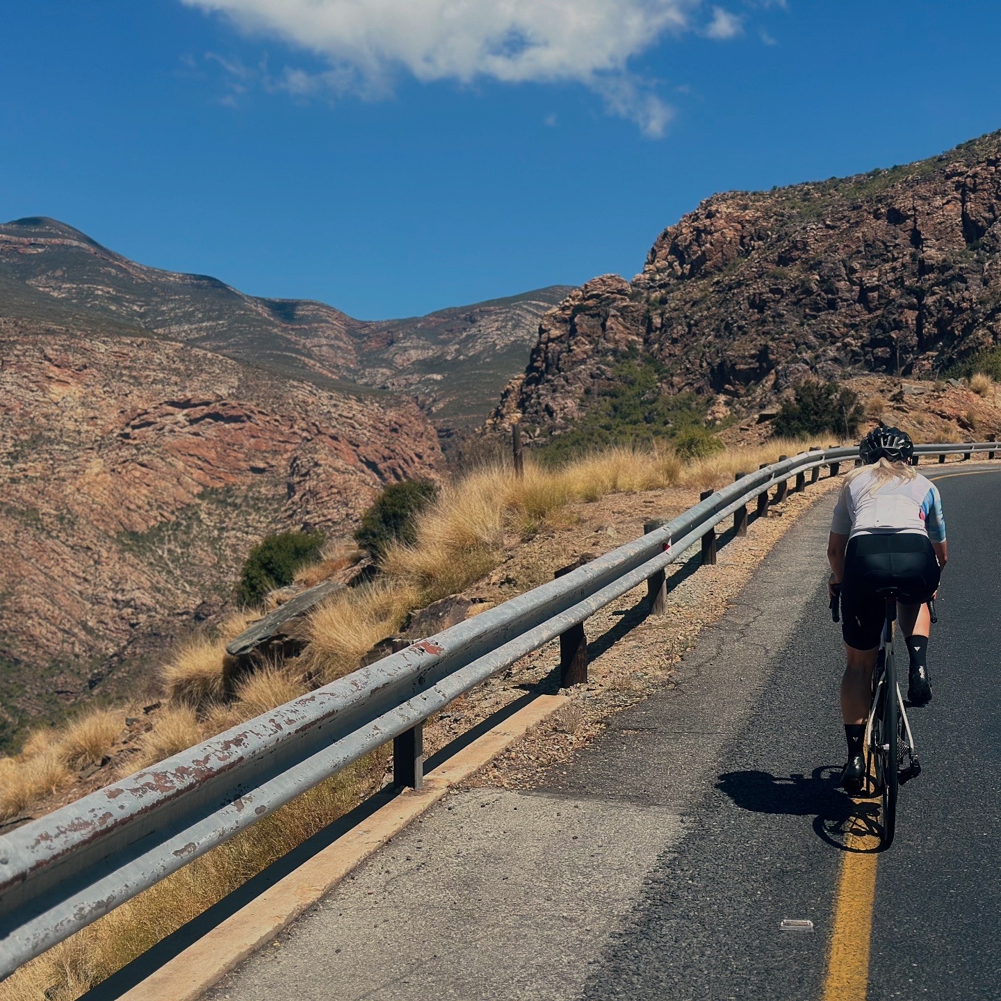 riding up huisrivierpass